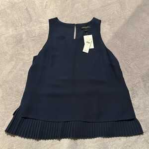 Banana Republic Navy Blue Sleeveless Top - Size: Medium- New with Tag‎